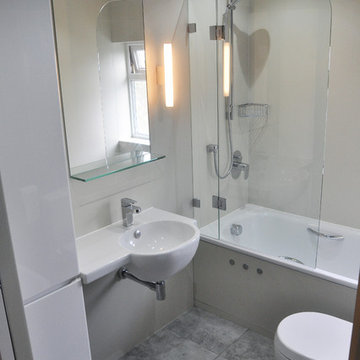 Medium size bathroom in Thornton Heath