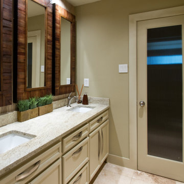 Memorial City, Texas | Springwell Midcentury Modern Guest Bathroom | Entire Home
