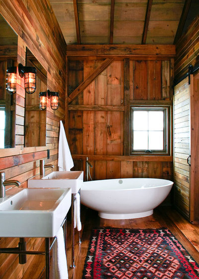 Rustic Bathroom by Northworks Architects + Planners