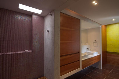 Imagen de cuarto de baño principal contemporáneo grande con microcemento