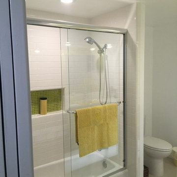 Guest Bathroom 2 - Shower/Tub
