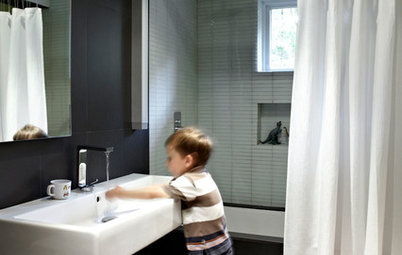 Comment sécuriser une salle de bains pour les enfants ?