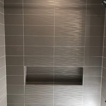 Midland - Craftsman Style Bathroom