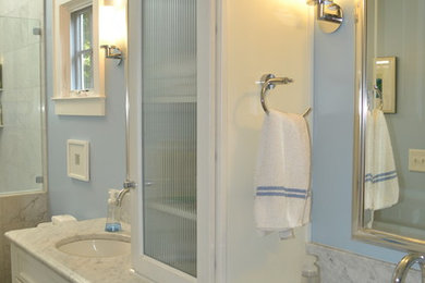 シャーロットにあるトランジショナルスタイルのおしゃれな浴室の写真
