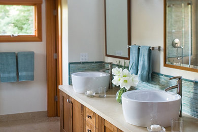 Aménagement d'une salle de bain asiatique.