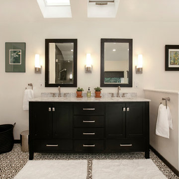Mod Black & White Master Bathroom