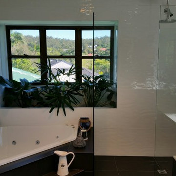 Modern Bathroom with Jet Bath