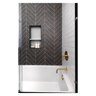 Modern Farmhouse Bath 1 - Farmhouse - Bathroom - Phoenix - by KS ...