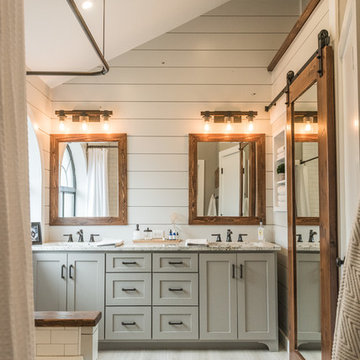 Modern Farmhouse Bathroom