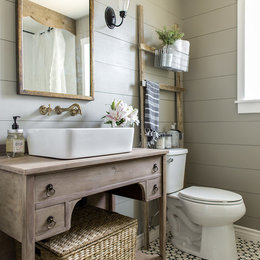 https://www.houzz.com/photos/modern-farmhouse-bathroom-farmhouse-bathroom-tampa-phvw-vp~118435452