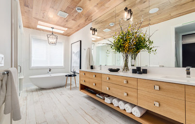 5 Modern Bathrooms With a Touch of Farmhouse Style