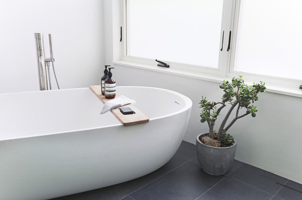 Contemporary Bathroom by Lloyd Architects