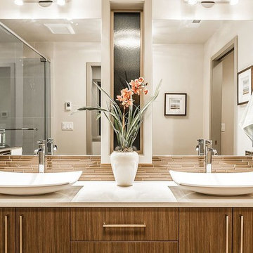 Modern Kirkland home bathroom