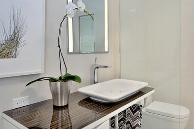Inspiration for a modern bathroom remodel in Calgary