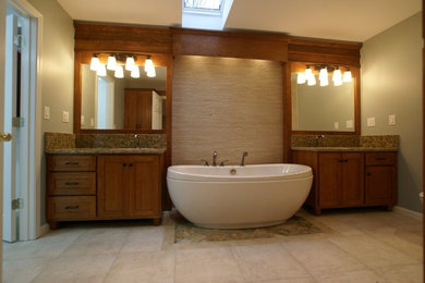 セントルイスにあるトラディショナルスタイルのおしゃれな浴室の写真