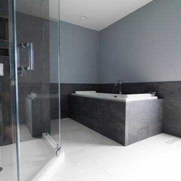 Modern Monochrome Spa Bath