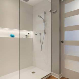 75 Beautiful Vinyl Floor Bathroom Pictures Ideas May 2021 Houzz