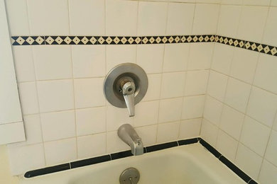 Ejemplo de cuarto de baño tradicional de tamaño medio