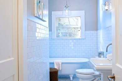 オースティンにあるトラディショナルスタイルのおしゃれな浴室の写真