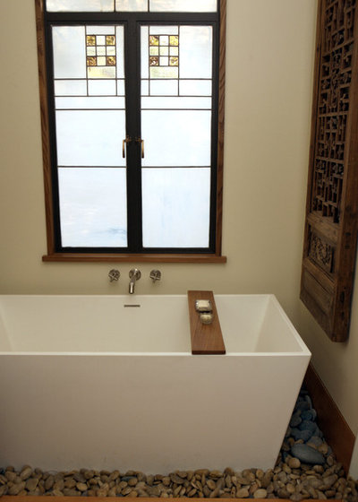 Contemporary Bathroom by Studio KDA