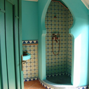 MOROCCAN BATHROOM