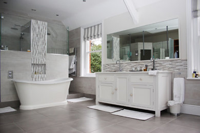 This is an example of a traditional bathroom in Oxfordshire.