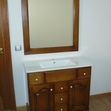 Mueble de baño de madera maciza