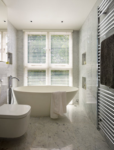 Contemporary Bathroom by Gregory Phillips Architects