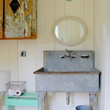 My Houzz: Colorful Vintage Finds fill a Chic Modern Farmhouse