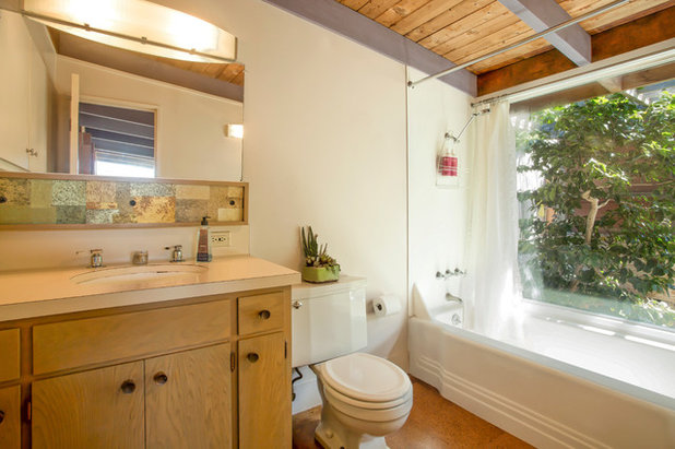 Midcentury Bathroom by Margot Hartford Photography