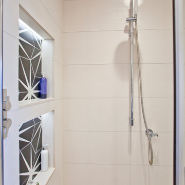 Narrow shower room with good storage