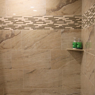 Natural Stone Tile Tub / Shower Surround with Glass and Natrual Stone Accent wit