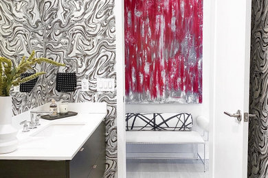 ワシントンD.C.にあるラグジュアリーな広いコンテンポラリースタイルのおしゃれな浴室の写真