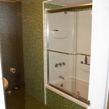 New York Residence: Glittered Green Bathroom
