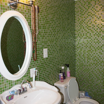 New York Residence: Glittered Green Bathroom
