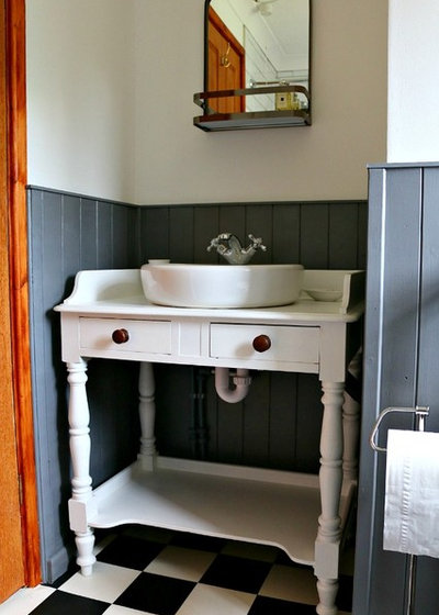 Country Bathroom by Dear Designer's Blog