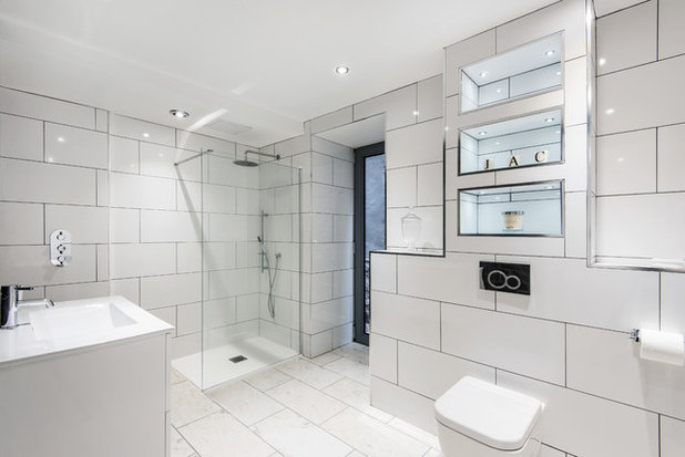 Contemporary Bathroom by MawsonKerr Architects