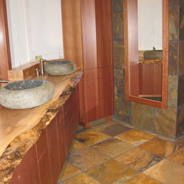 NW Lodge Bathroom