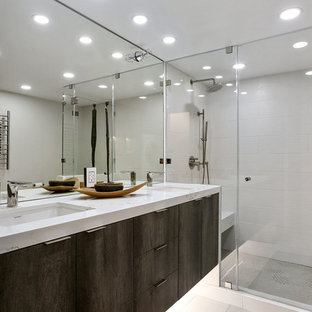 75+ Badezimmer mit Schränken im Used-Look und Mineralwerkstoff