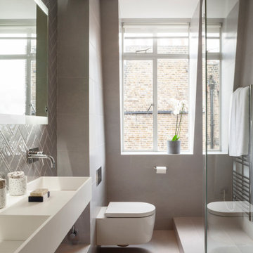 Oakwood Court | Laundry and Shower