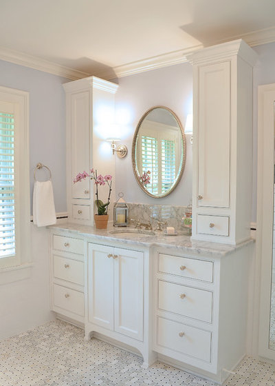 Traditional Bathroom by Greater Dayton Building & Remodeling