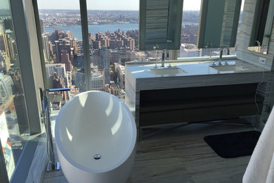 Bathroom - contemporary bathroom idea in New York