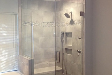 ニューオリンズにあるトラディショナルスタイルのおしゃれな浴室の写真