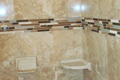 Alcove shower photo in Orlando with beige walls
