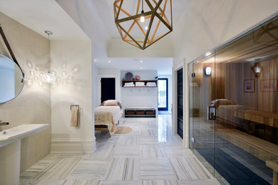Ispirazione per una stanza da bagno padronale minimal di medie dimensioni con lavabo a colonna e pareti bianche