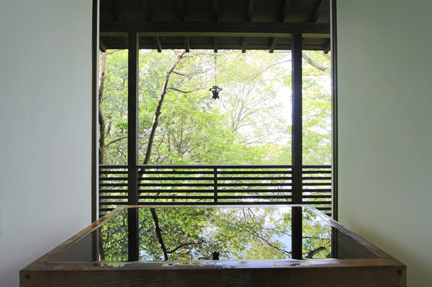 アジアン 浴室 by Yoshi Architects
