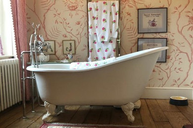 オックスフォードシャーにあるトラディショナルスタイルのおしゃれな浴室の写真