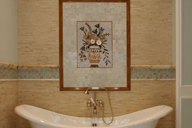 Example of a classic bathroom design in Miami