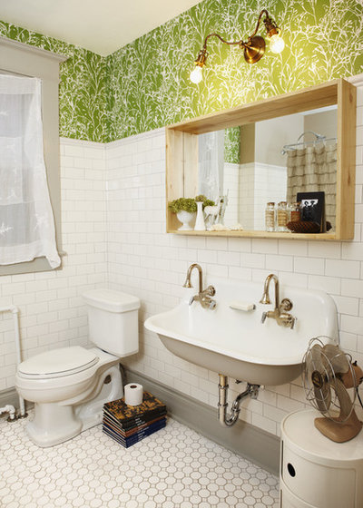 Scandinavian Bathroom by Jenn Hannotte / Hannotte Interiors