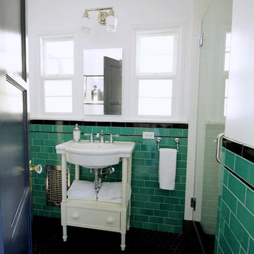 Pasadena Green guest bathroom
